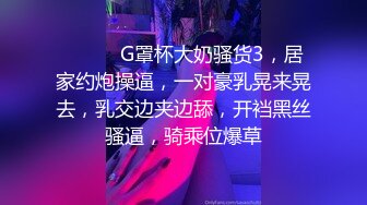 商城小吃店抄底漂亮少妇