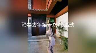 《极品CP❤️魔手外购》正版2K近景热闹商场女厕刁钻位置偸拍超多小姐姐方便，能看脸又能看私处，浓浓分泌物挂逼上不掉